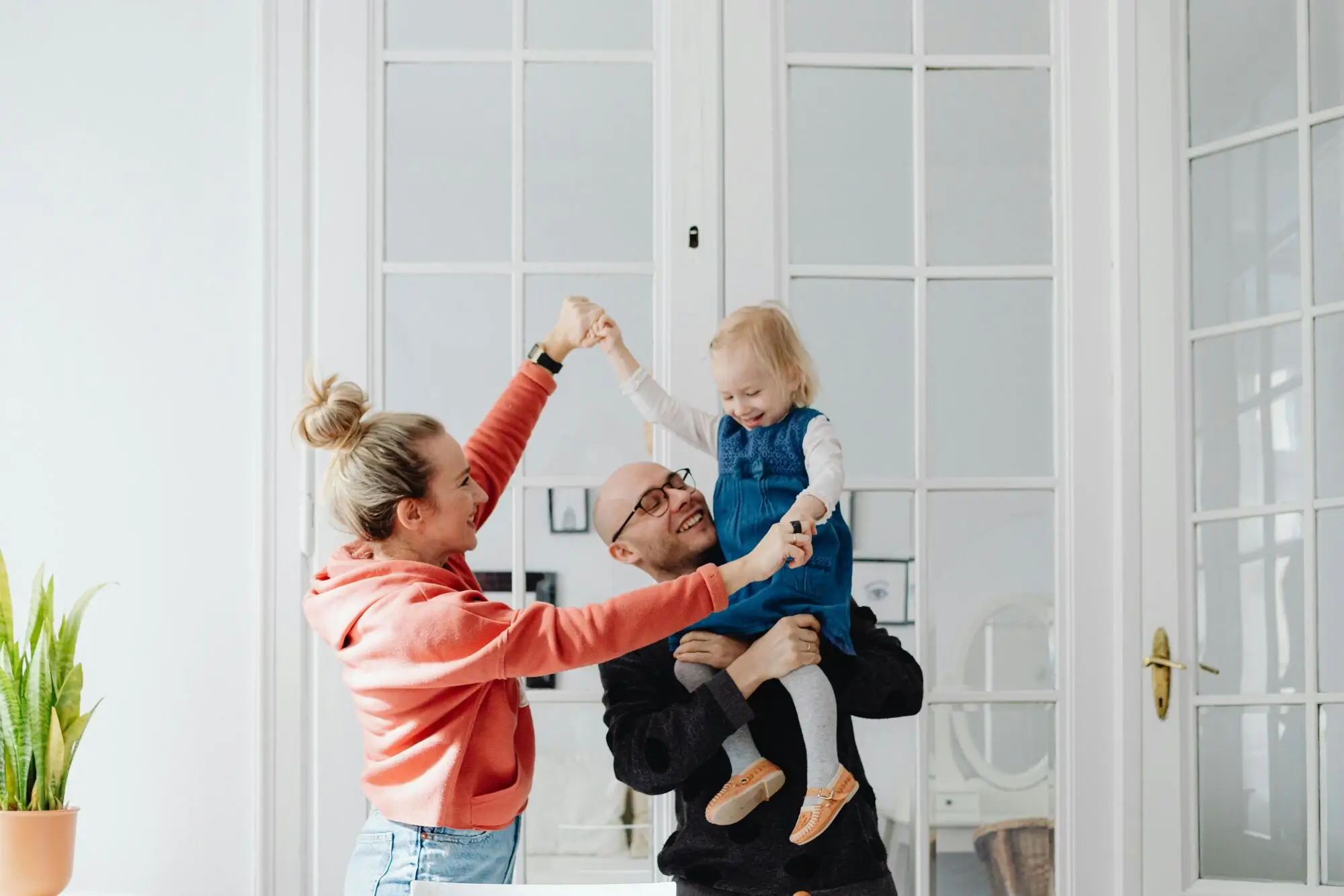 How to Run a Tenant Criminal Background Check in Miami, FL